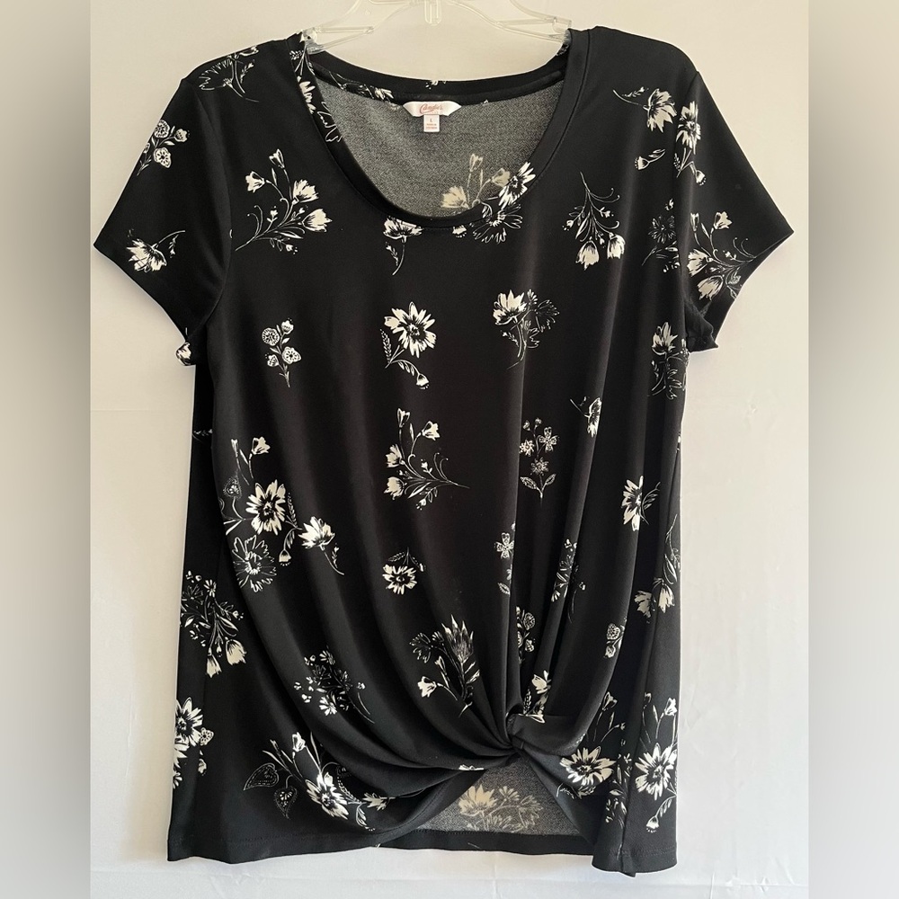 Candie’s Black Floral Twist Front Casual Tee